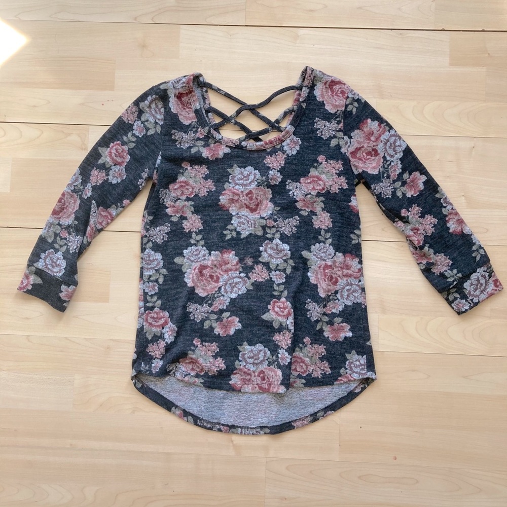 Three Quarter Sleeve Light Sweater